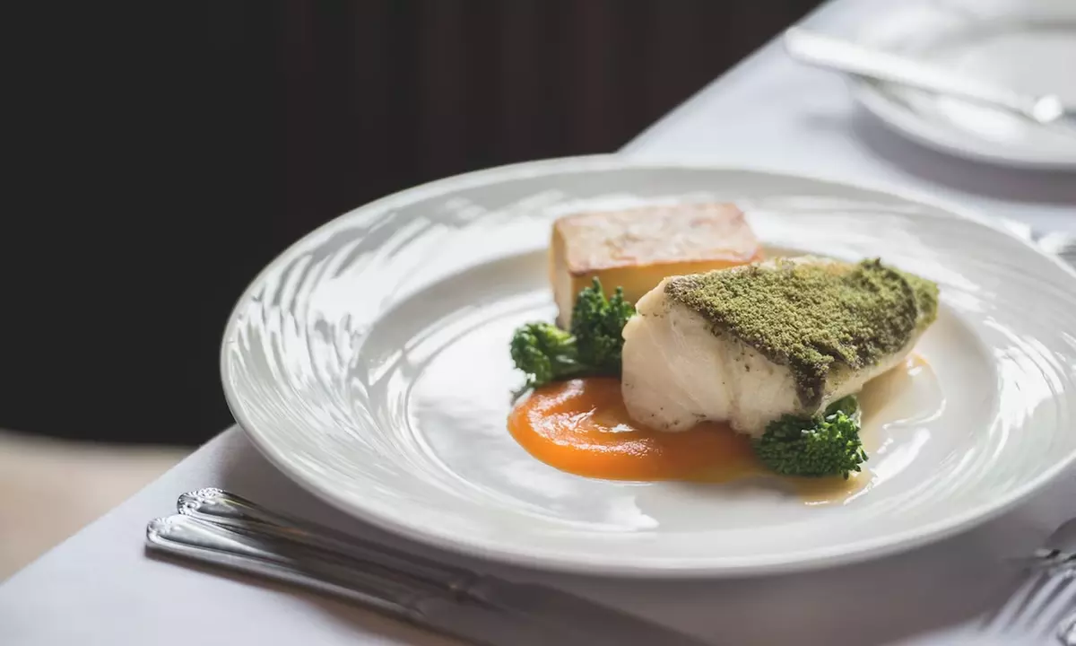 Cheshire: Executive Double Room with Breakfast and Bottle of Prosecco