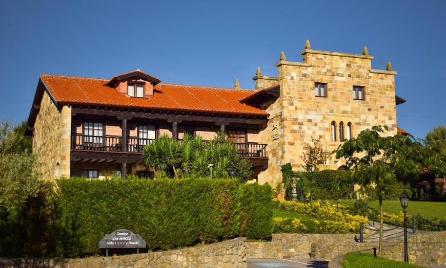 Image 12: Santillana del Mar: 1 o 2 noches con desayuno, spa y entrada a museo