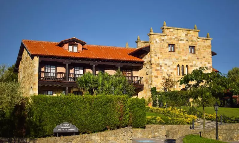 Santillana del Mar: 1 o 2 noches con desayuno, spa y entrada a museo