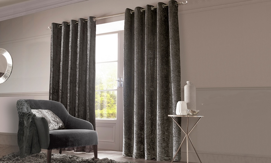 Image 5: Crushed Velvet Lined Curtains