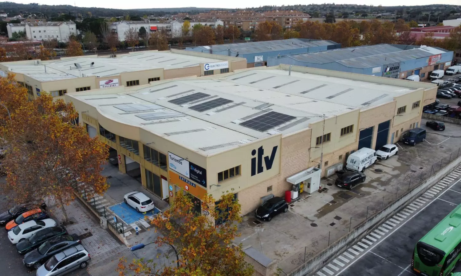 ITV con tasas incluidas para motocicleta o vehículo diésel o gasolina; ahorra al 24% - Primary Image