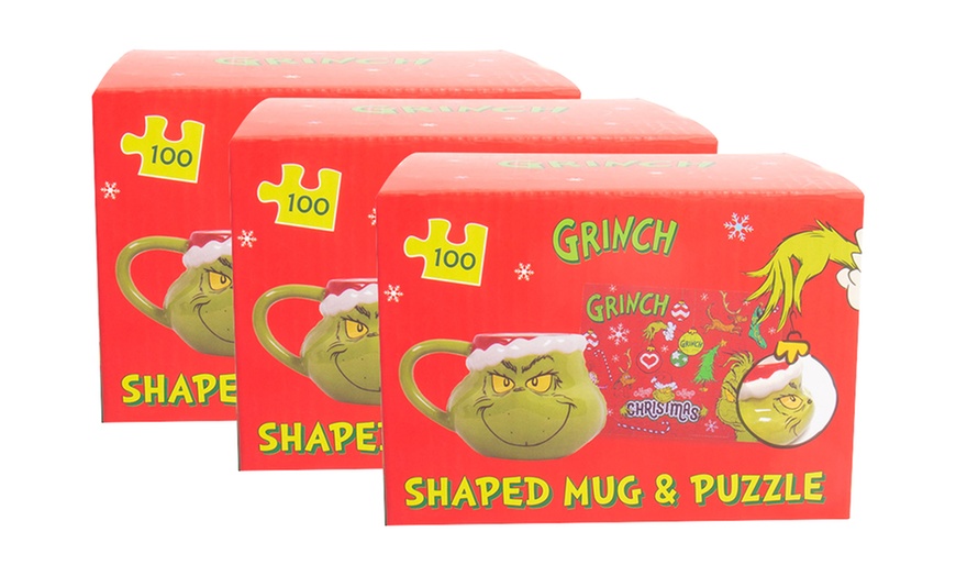 Image 4: Up to Three Grinch-Themed Two-Piece Gift Set