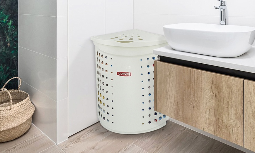 Image 5: Curver 40L Corner Laundry Basket