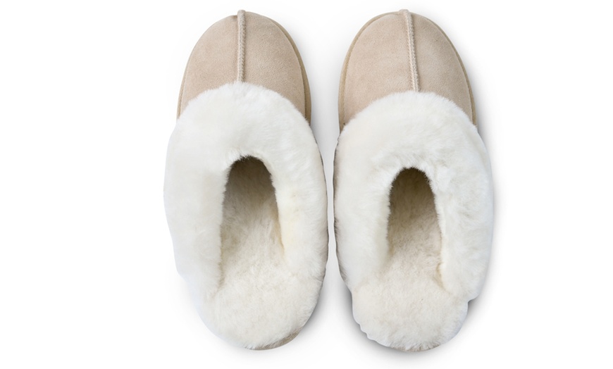 Image 11: Snow Paw Women’s Sheepskin Slippers