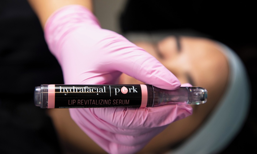 Image 3: Signature- oder Boost-Hydrogen-Behandlung für 1 Person