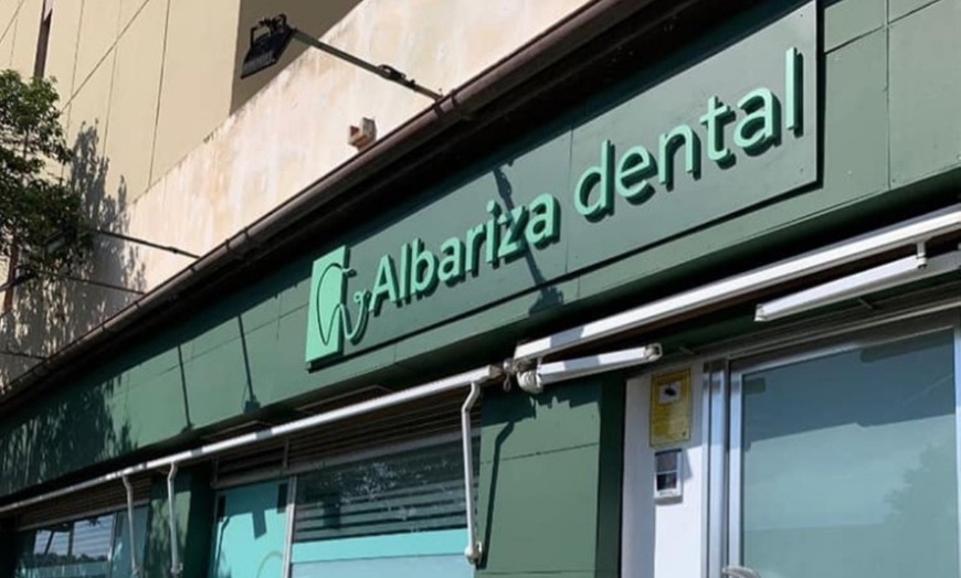 Image 2: Hasta 68% de dto. en Examen dental (limpieza, radiografías, revisión) en Albariza Dental