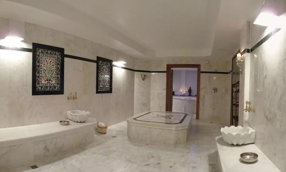 Hamam-Behandlung „Orient“, „Yasemine“ o. Verwöhnprogramm mit Meersalz