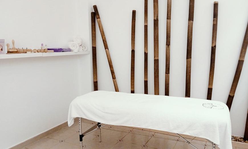 Image 2: 3 o 6 sesiones de maderoterapia con radiofrecuencia en zona a elegir