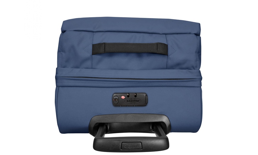 Image 9: Valise Eastpak avec système de roulement 360°