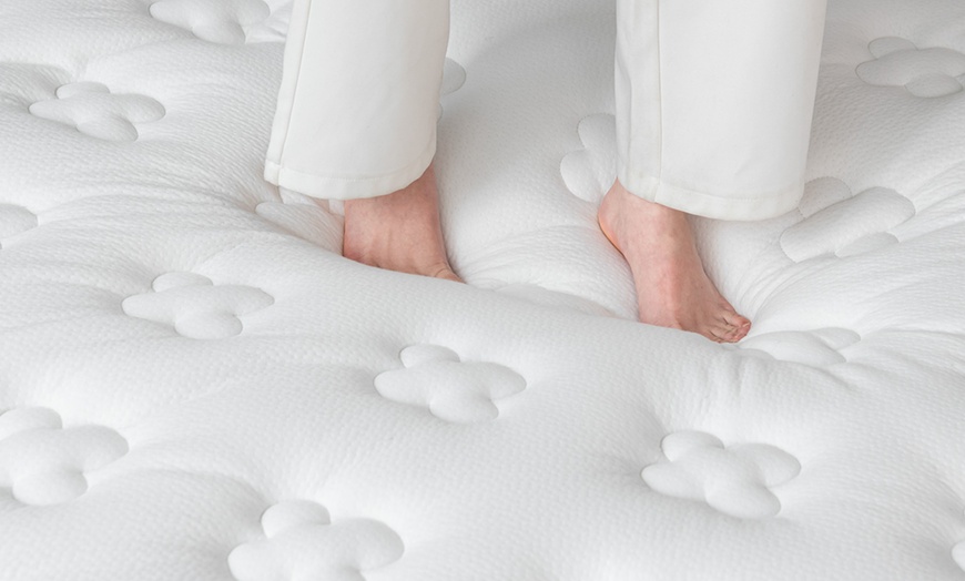 Image 7: Hybrid Spring and Memory Foam Mattress