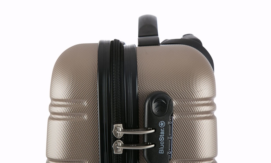 Image 15: Lightweight Luggage