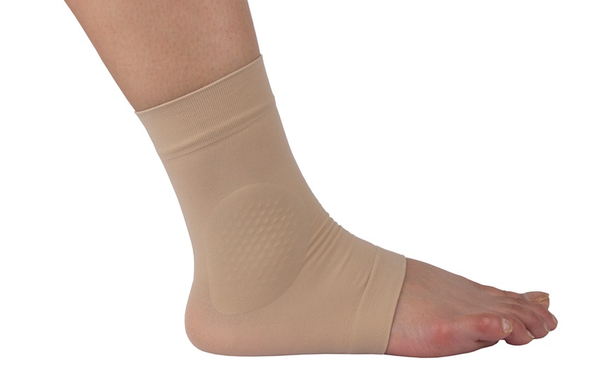 Image 1: Pro11 Wellbeing Gel Ankle Sleeves