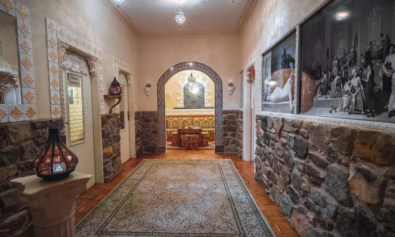 Genieße pure Entspannung: Hamam-Paket mit Schaum-Massage