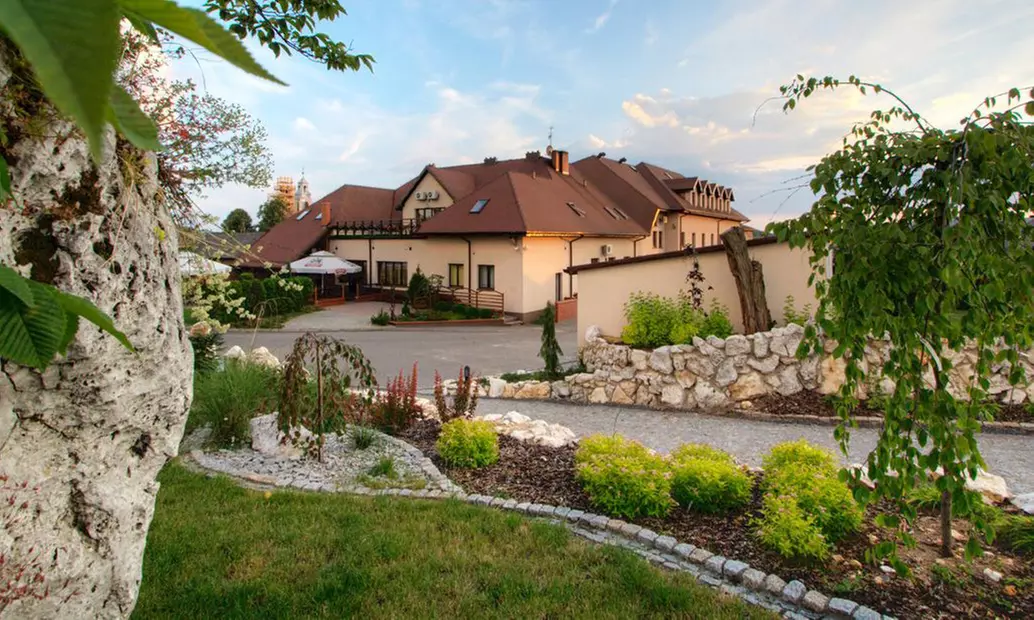 Szlak Orlich Gniazd: noclegi dla 2 osób z wyżywieniem