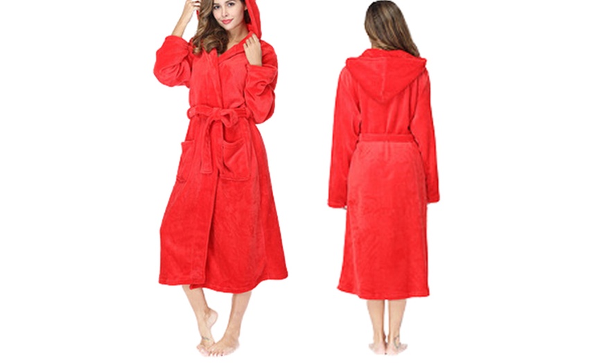 Image 5: Soft Hooded Bathrobe