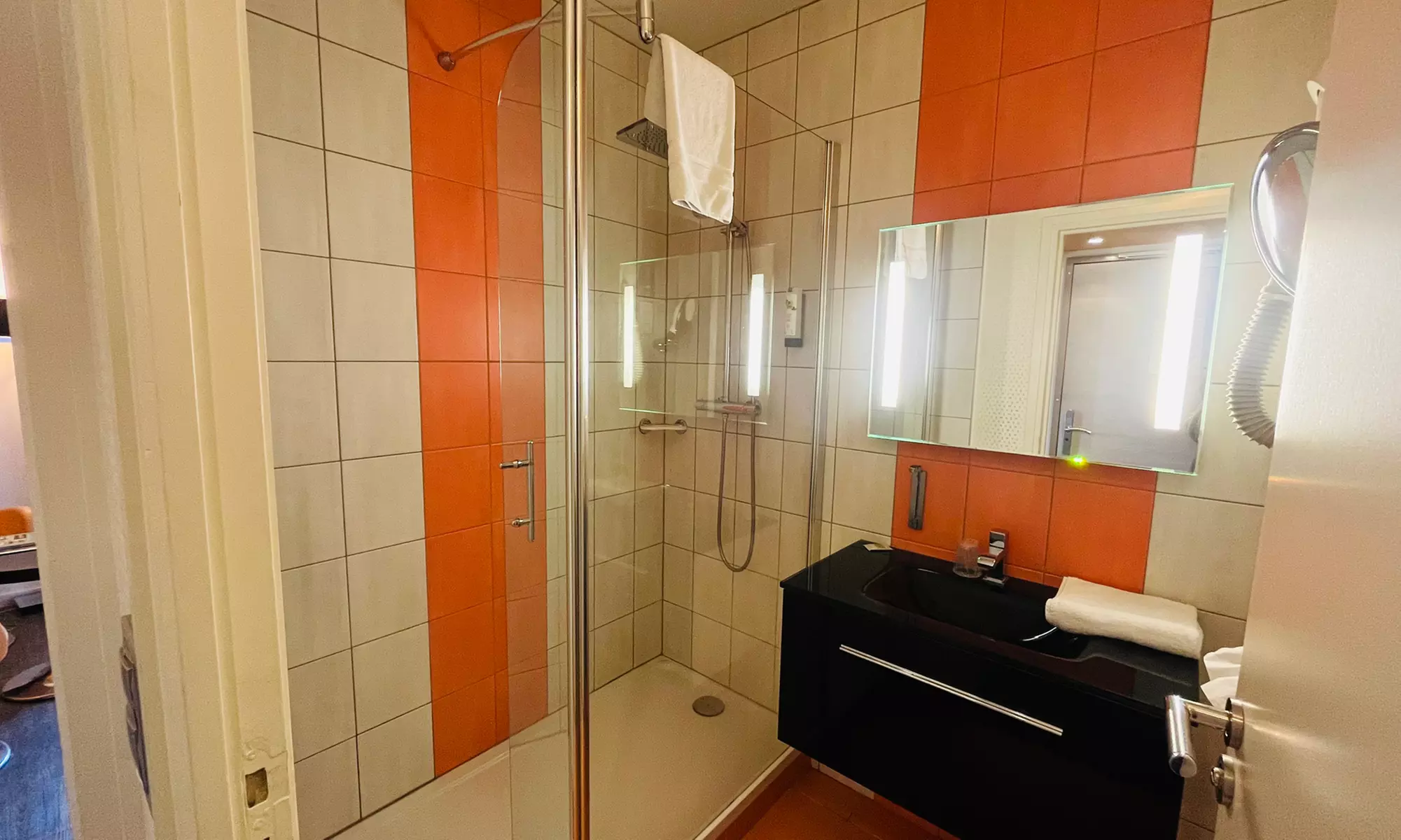 Normandie : chambre double Céleste et petit-déjeuner