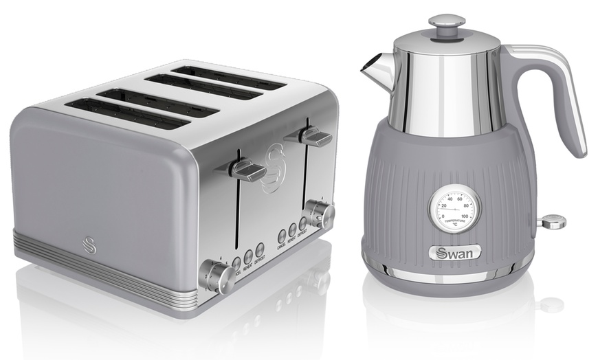 Image 9: Swan Kettle and Toaster Set