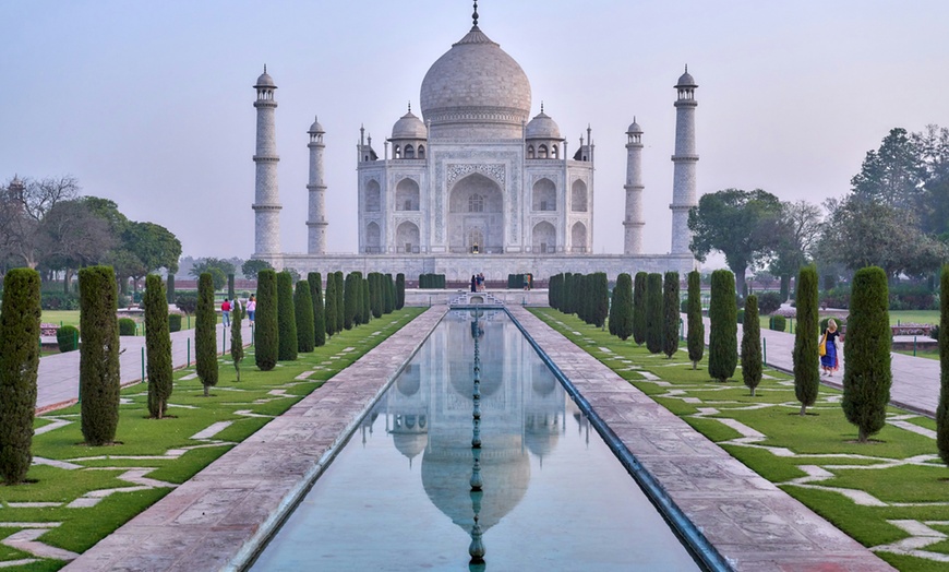 Image 1: ✈ India Tour: 9 Nights with Flights and Hotel Stay