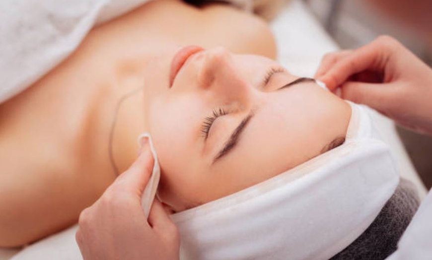 Image 12: Hollywood peeling con carbón activo y láser o limpieza facial prémium 