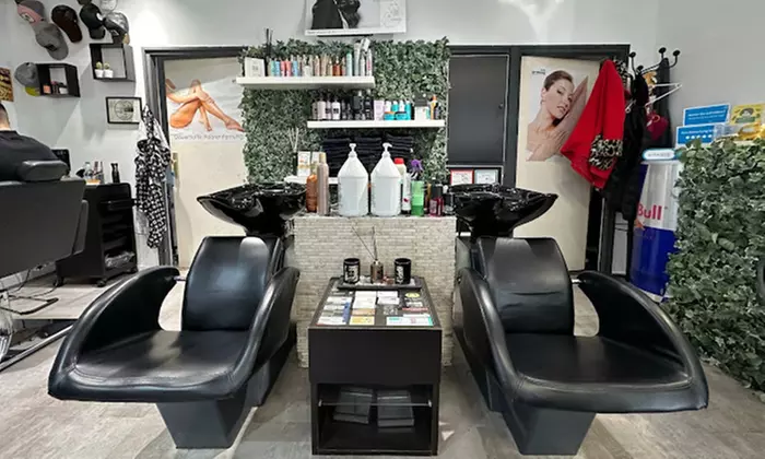 Haarschnitt mit Styling / Föhnen und optionalen Zusatzleistungen