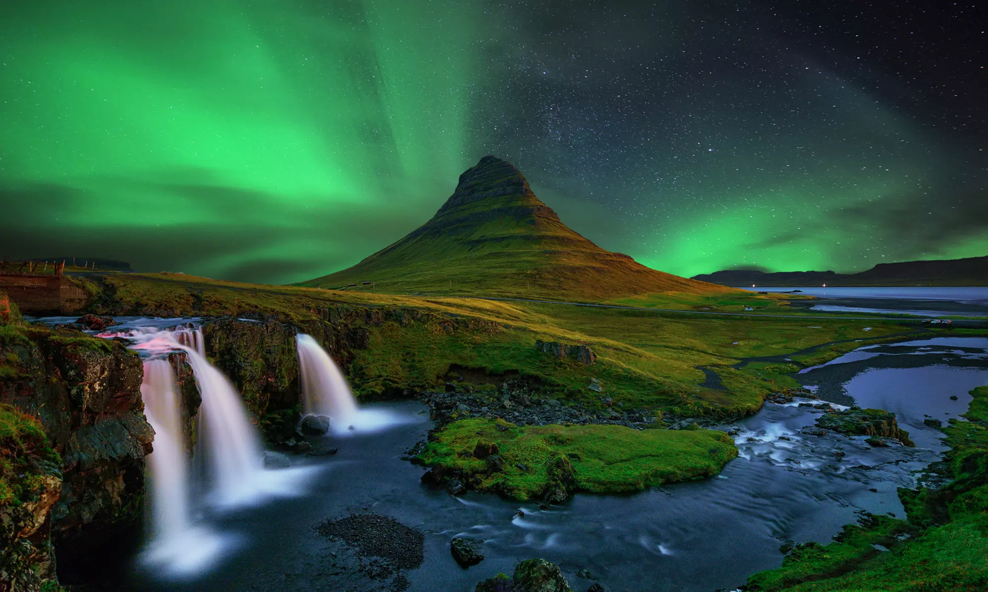 ✈ 7-Day Vacation in Iceland w/ Air from Gate 1 Travel. Price per Person Based on Double Occupancy (Buy 1 Groupon/Adult). - Primary Image