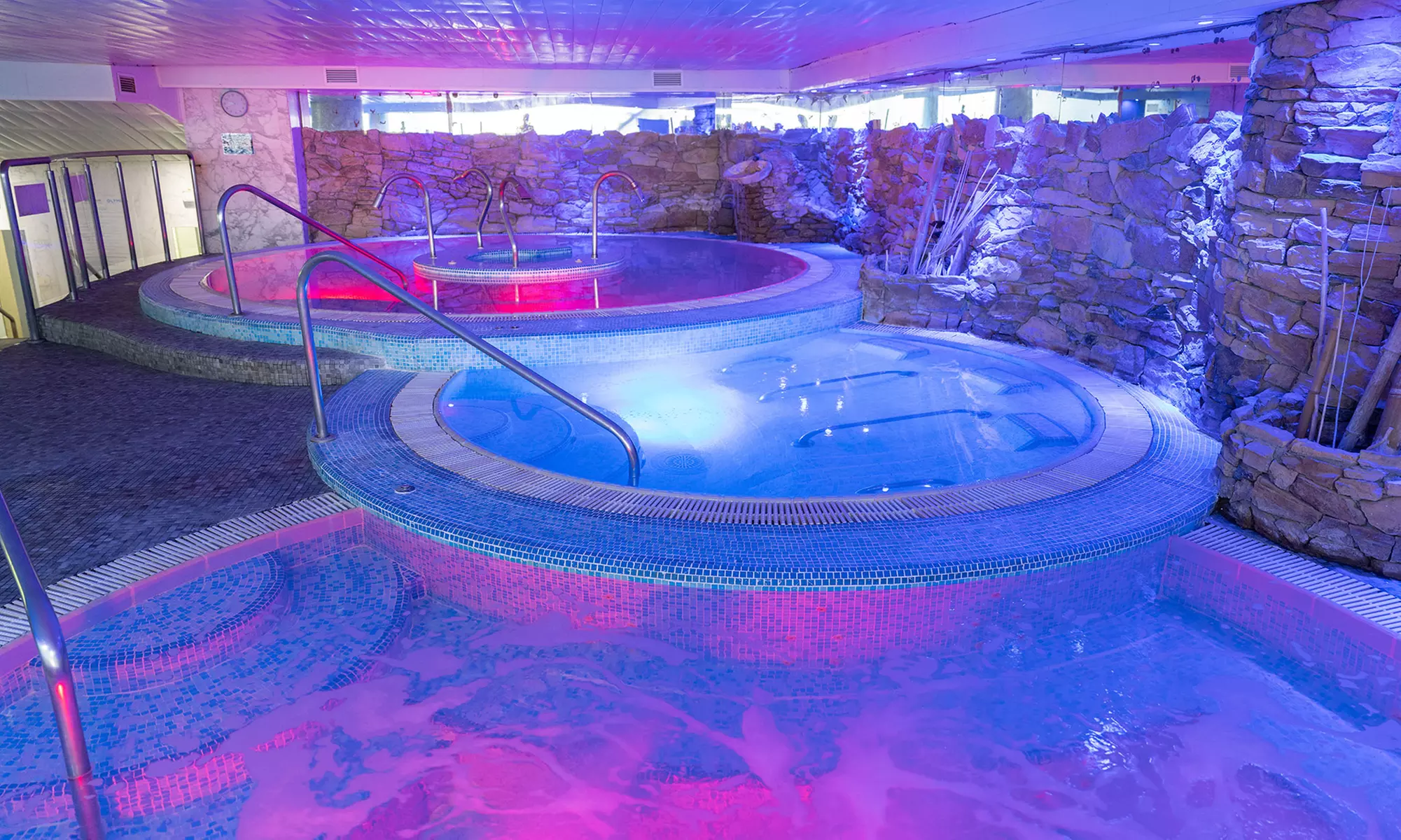 Circuito spa de aguas termales para 2 con opción a masaje a elegir