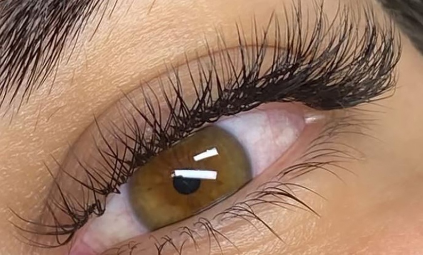 Image 2: Extensiones de pestañas pelo a pelo, híbridas o volumen ruso 4D-5D