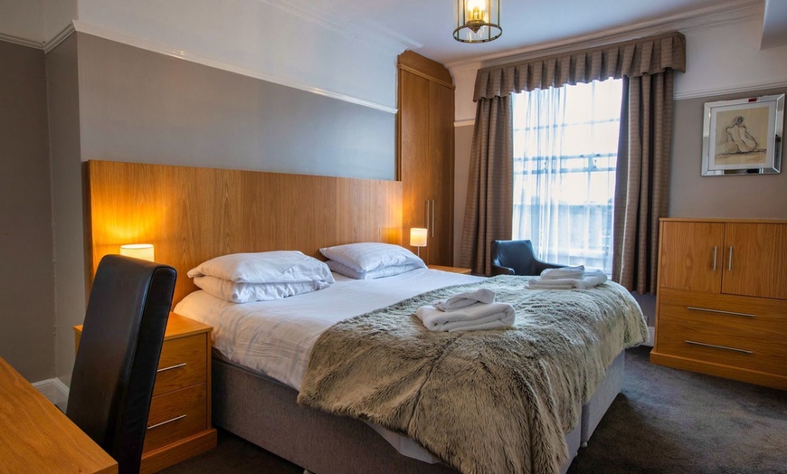 Image 12: York: Choice of Rooms for Two or Three