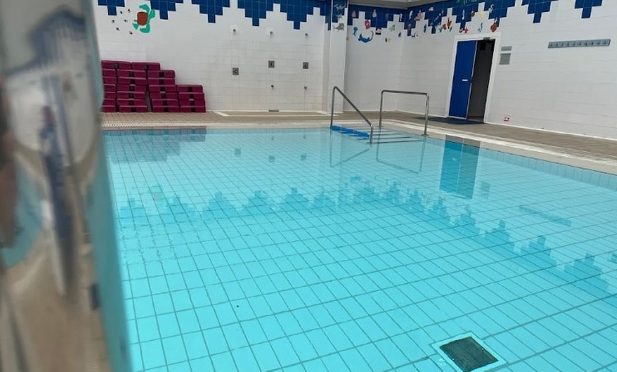 Image 6: Pases para la piscina en Palacio de deportes Benalmádena