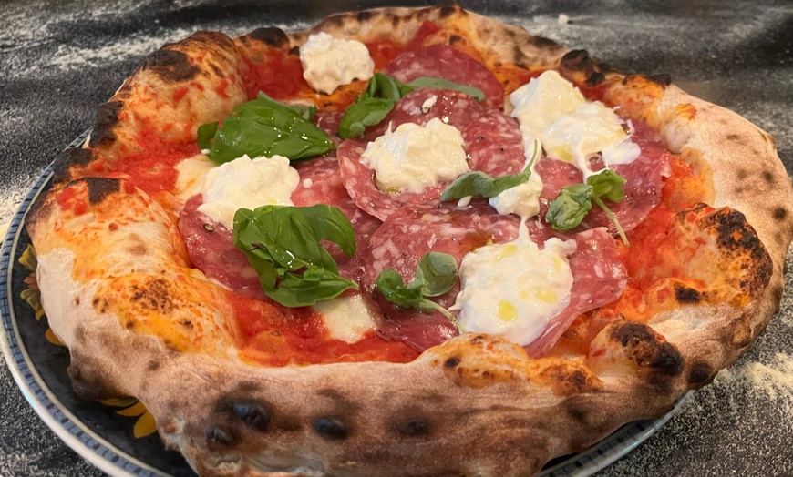 Image 7: Spezial-Bruschetta, Pizza nach Wahl und Tiramisu für 1-4 Personen