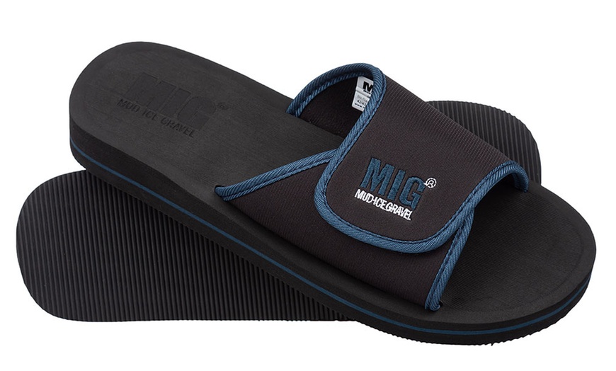 Image 11: Men's Waterproof Beach Flip Flops