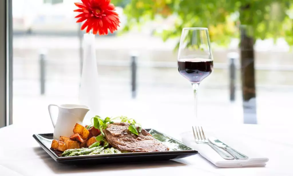 Newcastle: 4* Standard Room Stay with Breakfast