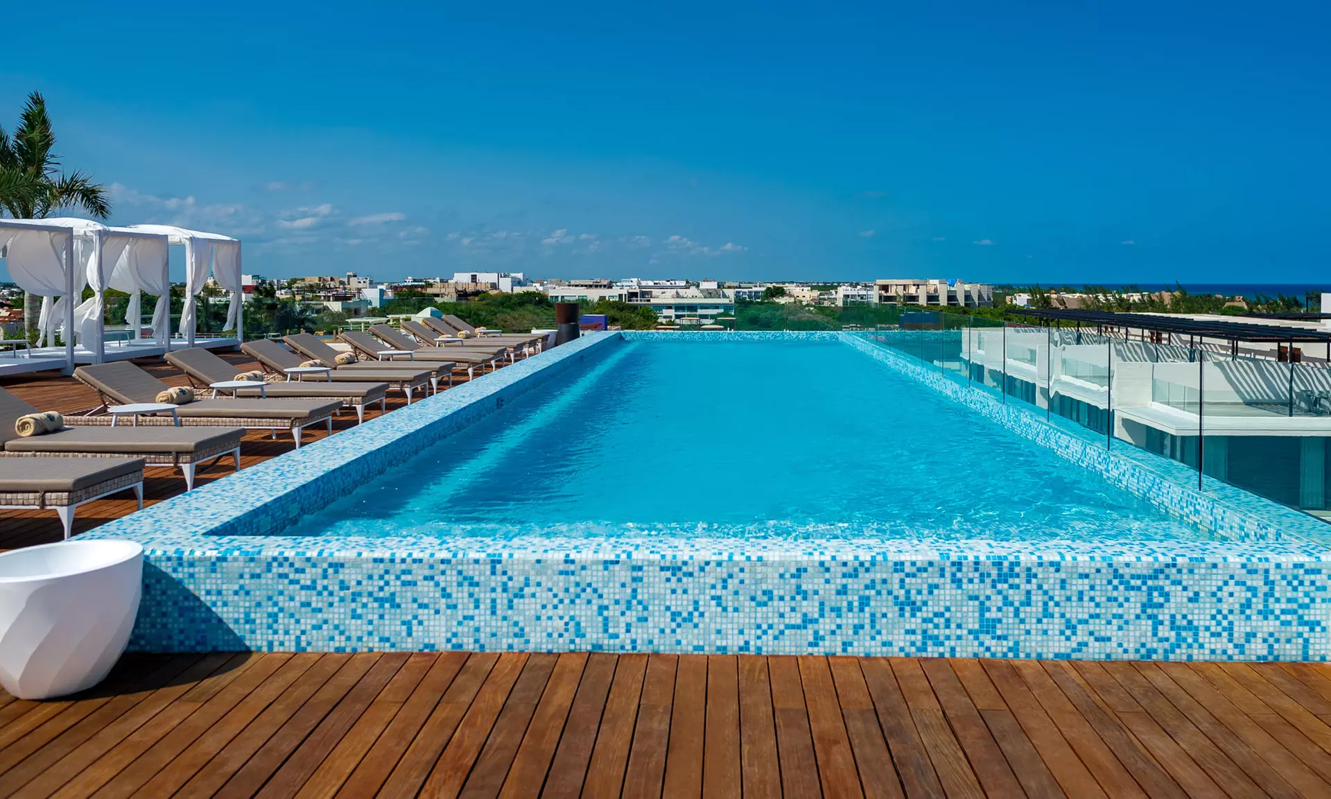 ✈ 3- or 6-Night All-Inclusive The Reef 28. Price is per Person, Based on Two Guests per Room. - Primary Image