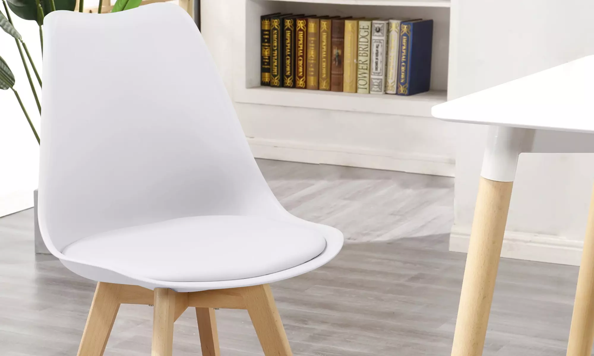 Set di 4 sedie stile nordico