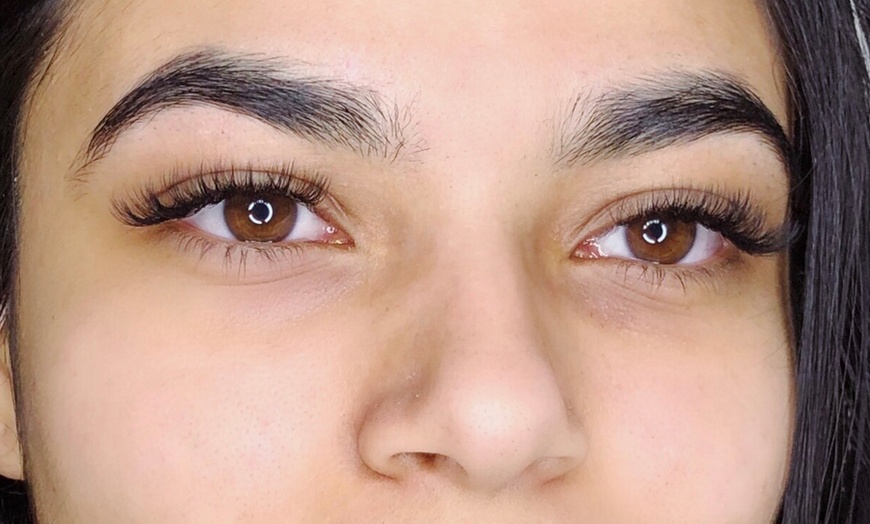 Full Set of Eyelash Extensions - Hive Beauty Lounge | Groupon