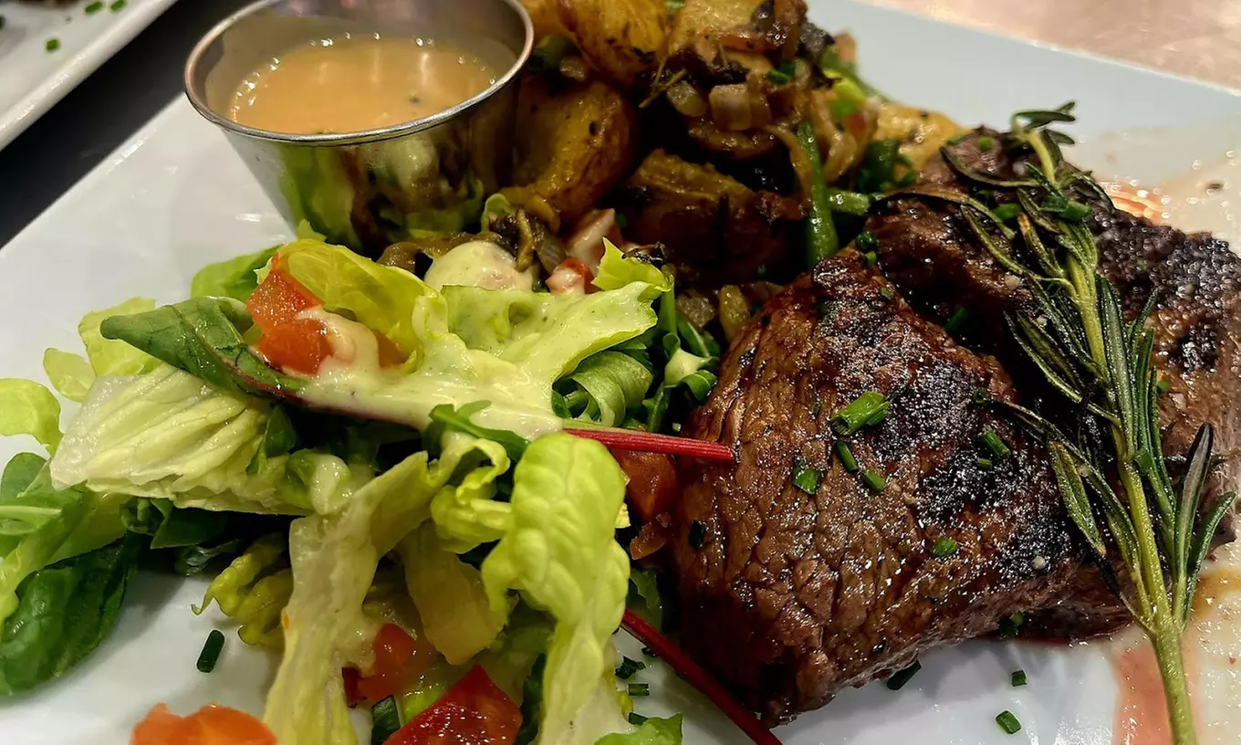 Menu découverte ou au choix à la carte chez Le Parisien Restaurant