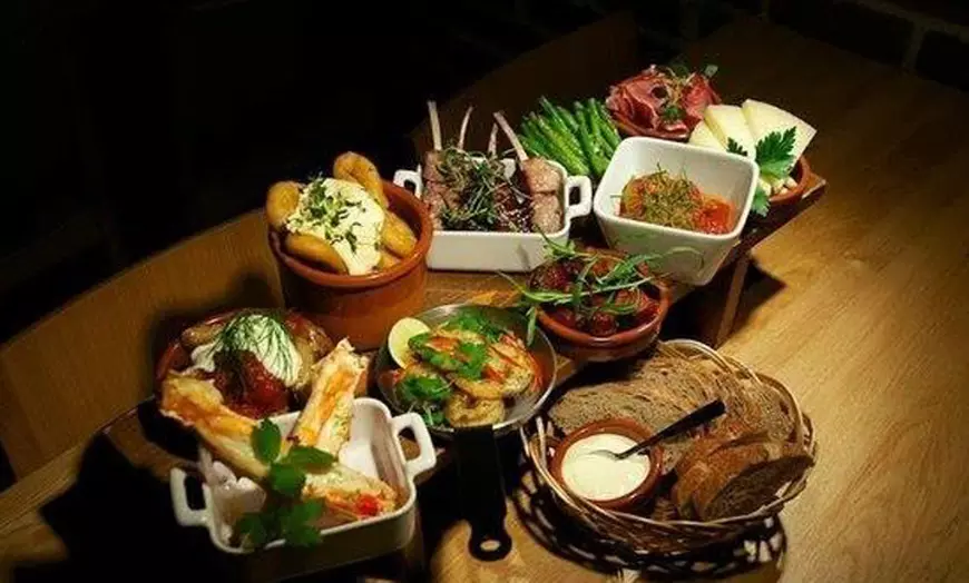 Image 4: Près de Breda : 1 à 3 nuits avec petit déjeuner et dîner