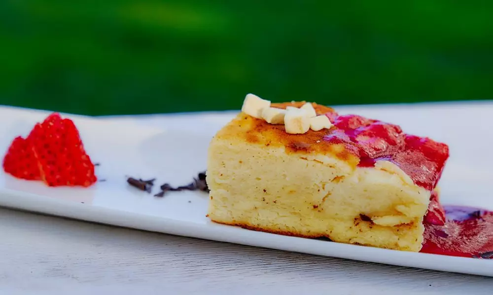 Saborea la tradición mediterránea: menú con botella de vino para 2 o 4