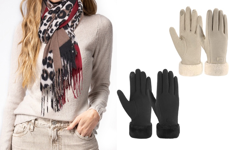 Image 1: Leopard Scarf and Touchscreen Gloves