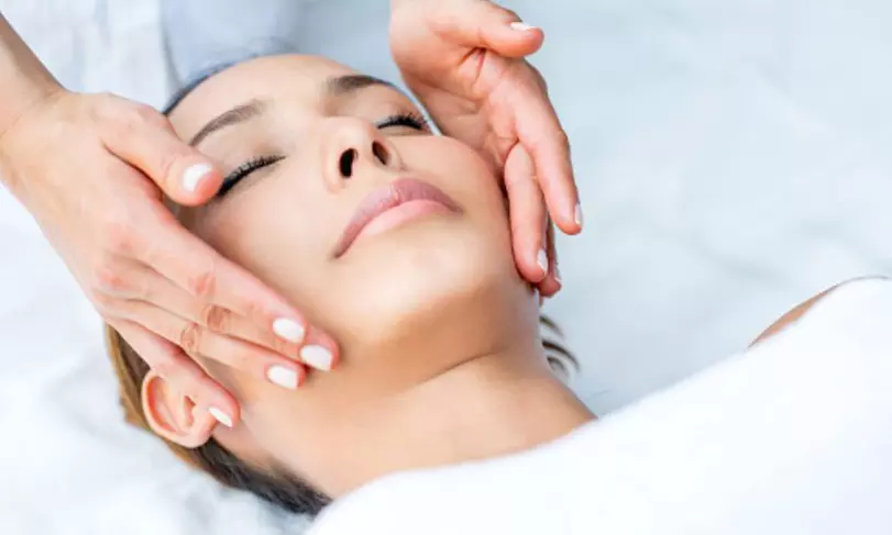 Limpieza facial con masaje kobido, opción a peeling y radiofrecuencia