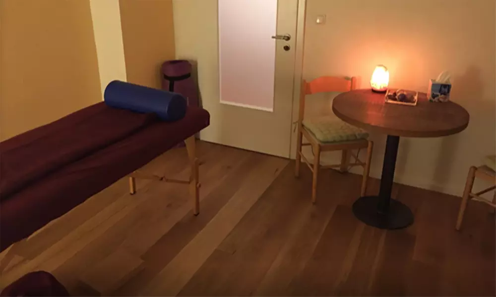 Lomi-Lomi-Nui-Ganzkörpermassage oder Rücken- und Gesichts-Massage