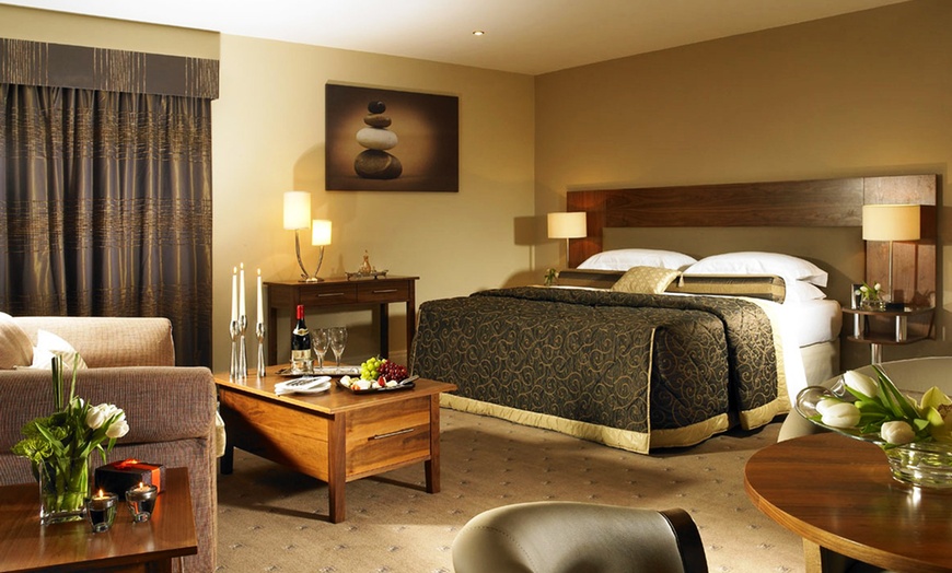 Image 1: Co. Kerry: 1- or 2-Night 4* Stay with Breakfast