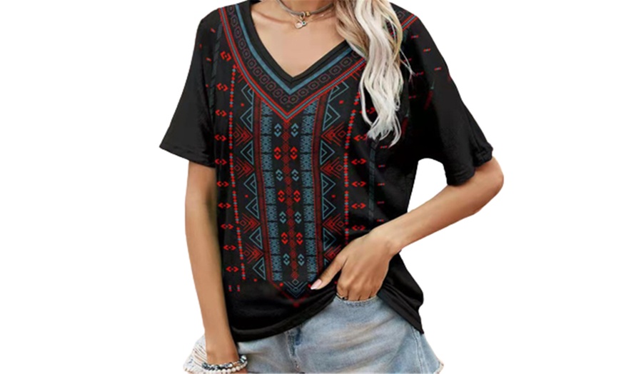 Image 3: Women's Boho Printed Short-Sleeved V-Neck Top