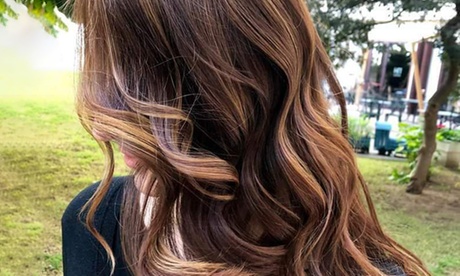 3 o 4 sedute con shampoo e piega più uno o 2 tagli al centro Il Bello delle Donne (sconto fino a 54%)