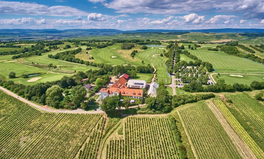 Image 2: St. Johann: 1-4 Nächte im Weinberghotel mit Therme