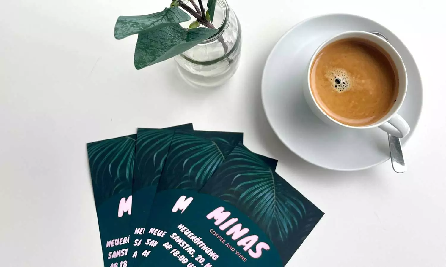 Heißgetränk inkl. Panini oder Kuchen nach Wahl