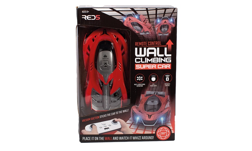 Image 4: RED5 Wall Climbing Super Car