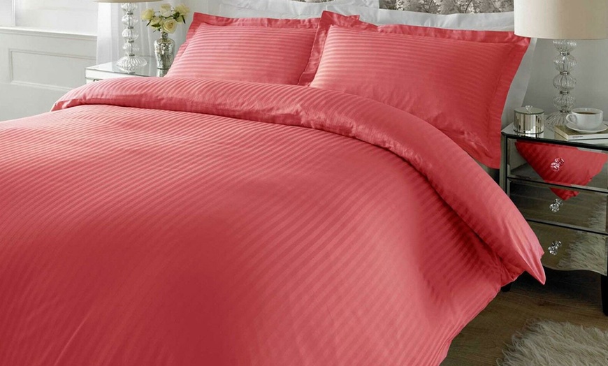 Image 5: Pure Cotton 300TC Hotel-Quality Bed Linen