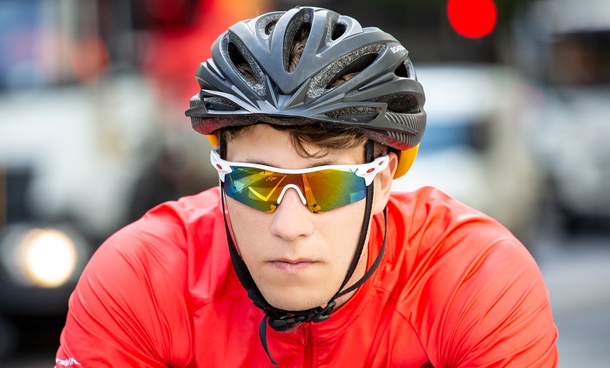 Image 6: Aerodynamic Sports Sunglasses