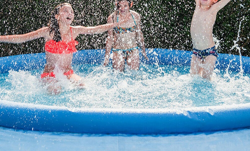 Image 3: Large Family Paddling Pool